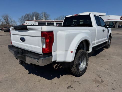 Used 2019 Ford F350 XLT w/ XLT Value Package image 5