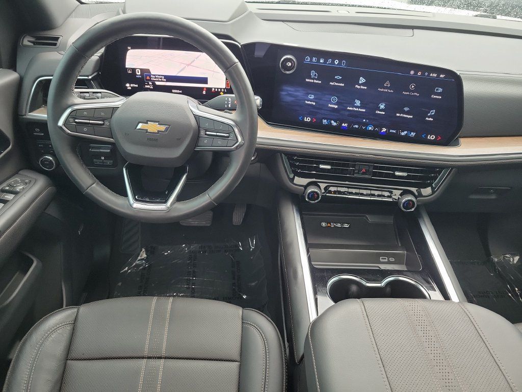 Used 2025 Chevrolet Tahoe High Country AWD/4WD image 18