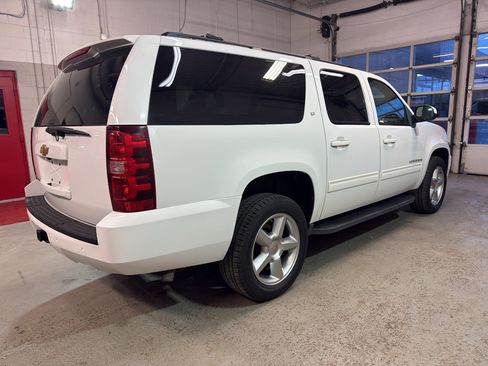 Used 2014 Chevrolet Suburban LT w/ Luxury Package image 6