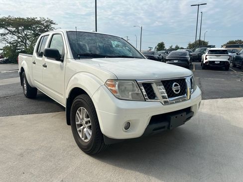 Used 2015 Nissan Frontier SV w/ SV Value Truck Package RWD image 6