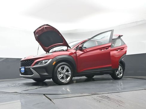 Used 2023 Hyundai Kona SEL w/ Winter Weather Package image 48