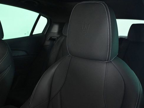 Used 2025 Maserati Grecale GT image 24
