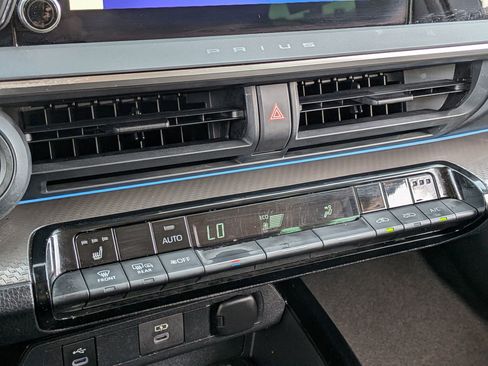 Used 2023 Toyota Prius XLE image 21