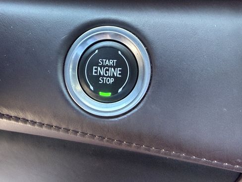 Certified 2022 Cadillac Escalade Premium Luxury Platinum image 27