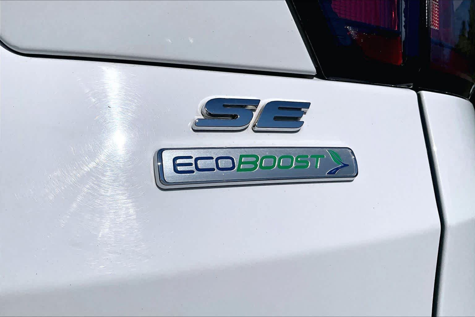 Used 2017 Ford Escape SE w/ SE Sport Appearance Package FWD image 10