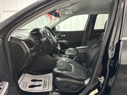 Used 2021 Jeep Cherokee Latitude Lux w/ Comfort/Convenience Group AWD/4WD image 11