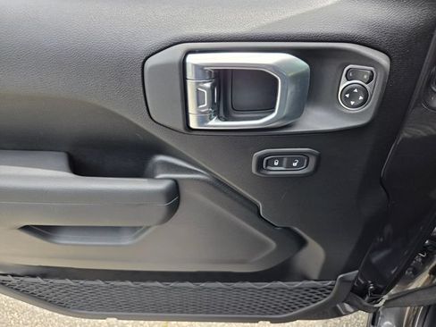 New 2026 Jeep Gladiator Sport AWD/4WD image 13