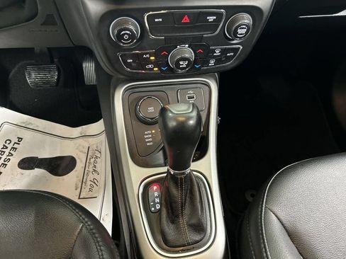 Used 2018 Jeep Compass Latitude w/ Popular Equipment Group AWD/4WD image 17