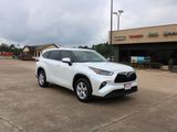Used 2023 Toyota Highlander LE image 4