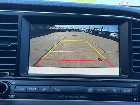 Used 2017 Hyundai Elantra Limited w/ Limited Tech Package 04 image 35