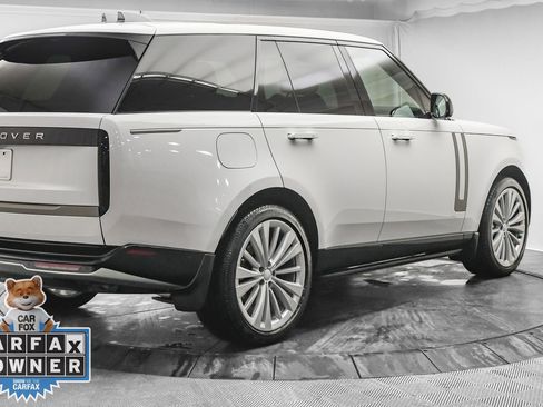 Used 2025 Land Rover Range Rover SE image 10
