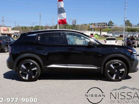 New 2025 Nissan Kicks SR image 4