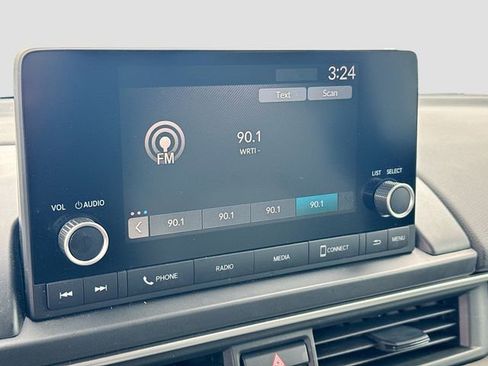 Used 2023 Honda Pilot LX image 14
