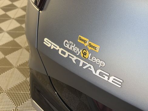 Certified 2025 Kia Sportage SX Prestige AWD/4WD image 16