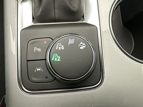 New 2026 Chevrolet Blazer LT w/ Midnight/Sport Edition AWD/4WD image 17