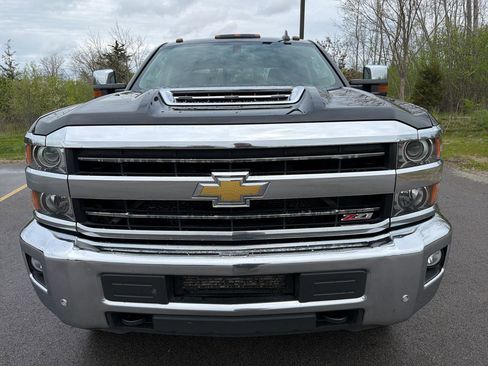 Used 2019 Chevrolet Silverado 2500 LTZ w/ Duramax Plus Package AWD/4WD image 2
