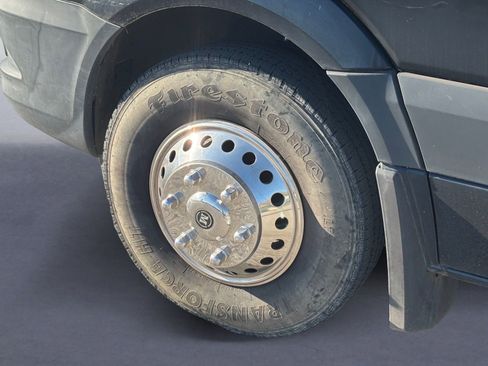 Used 2014 Mercedes-Benz Sprinter 3500 image 4