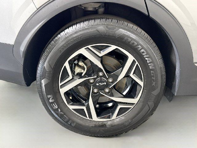 Used 2024 Kia Sportage LX FWD image 31