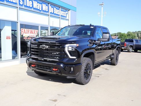 New 2026 Chevrolet Silverado 2500 LTZ w/ LTZ Plus Package AWD/4WD image 7