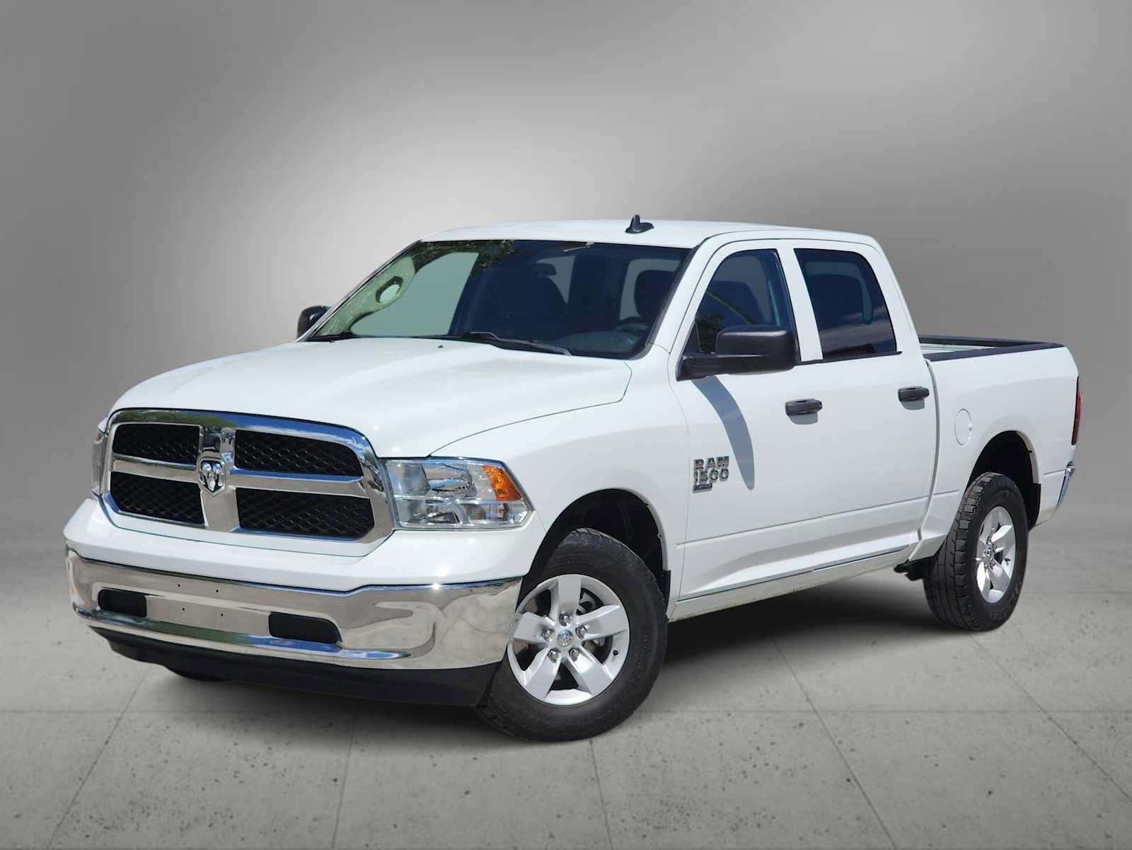 Used 2023 RAM 1500 Classic SLT w/ Electronics Group AWD/4WD image 1