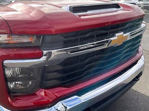 Used 2024 Chevrolet Silverado 2500 LT image 31