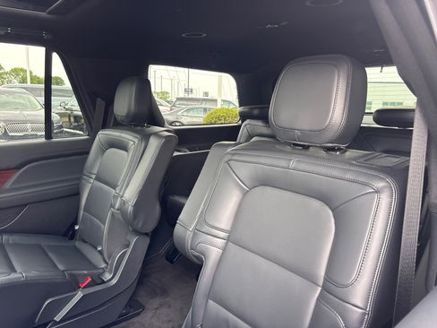 Certified 2024 Lincoln Navigator Premiere AWD/4WD image 26