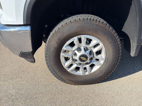 Used 2025 Chevrolet Silverado 2500 W/T w/ WT/CX Safety Package image 9