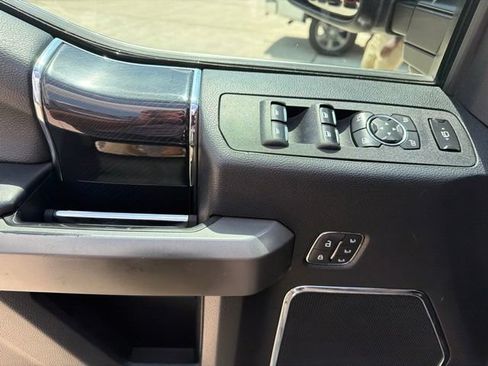Used 2020 Ford F450 Platinum w/ FX4 Off-Road Package AWD/4WD image 45