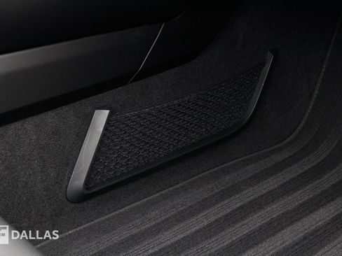 Used 2025 Porsche 911 Carrera image 34