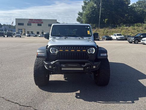 Used 2024 Jeep Wrangler Unlimited Sport AWD/4WD image 2