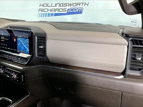 Used 2025 GMC Sierra 1500 SLT w/ SLT Premium Package RWD image 12