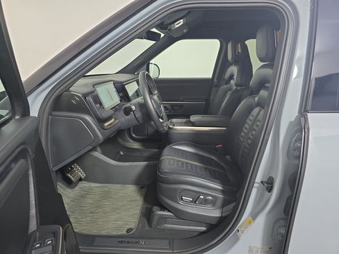 Used 2024 Rivian R1S Adventure AWD/4WD image 20