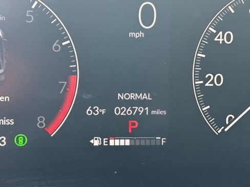 Used 2025 Honda HR-V Sport image 28