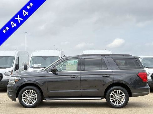 Certified 2022 Ford Expedition XLT image 3