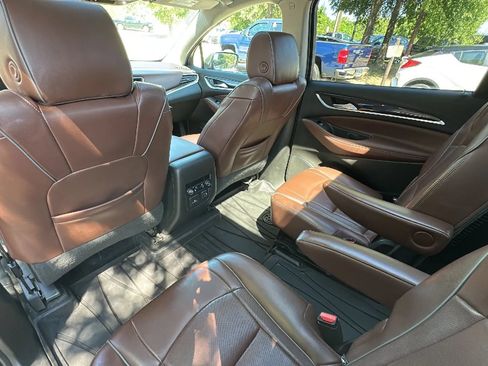 Used 2018 Buick Enclave Avenir w/ Avenir Technology Package AWD/4WD image 27