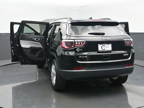 New 2025 Jeep Compass Latitude w/ Sun & Sound Group AWD/4WD image 56