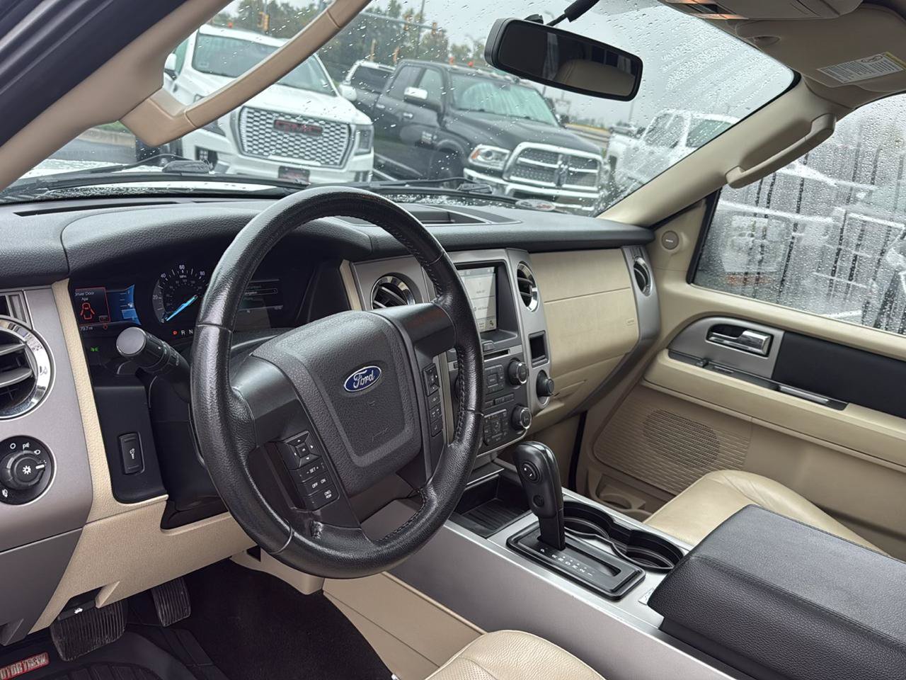 Used 2017 Ford Expedition EL XLT w/ Equipment Group 202A AWD/4WD image 11
