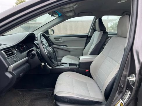 Used 2016 Toyota Camry SE FWD image 12