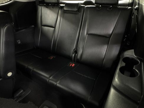 Used 2023 Toyota Highlander XLE AWD/4WD image 38