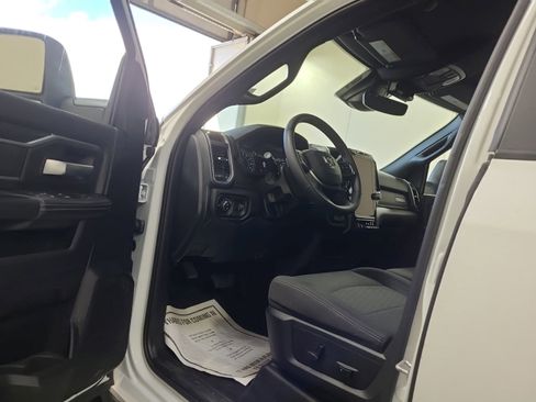 Used 2025 RAM 2500 Big Horn AWD/4WD image 7