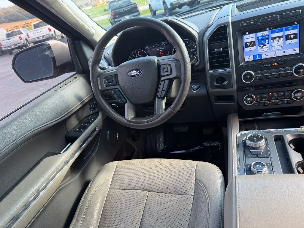 Used 2018 Ford Expedition Max XLT w/ Equipment Group 202A AWD/4WD image 27