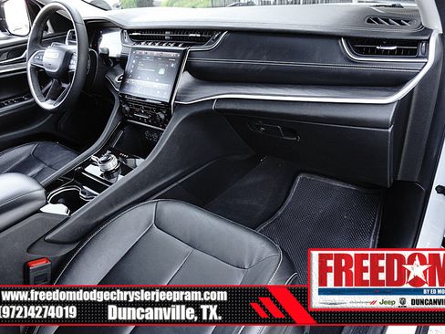 Used 2023 Jeep Grand Cherokee L Limited w/ Black Appearance Package AWD/4WD image 12