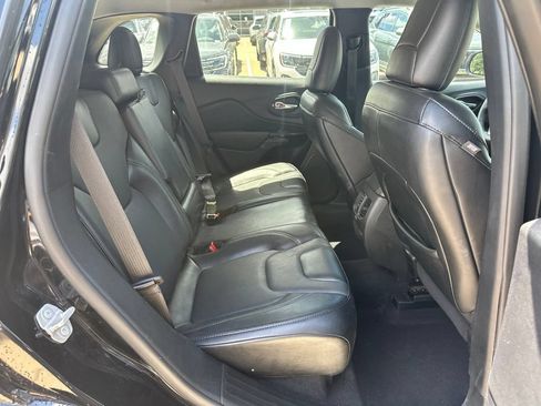 Used 2023 Jeep Cherokee Altitude Lux AWD/4WD image 18
