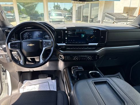 Used 2022 Chevrolet Silverado 1500 LT w/ Max Trailering Package AWD/4WD image 12
