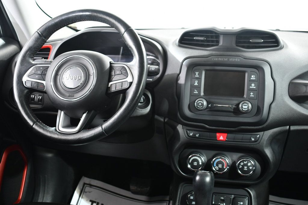 Used 2017 Jeep Renegade Trailhawk w/ Cold Weather Group II AWD/4WD image 8