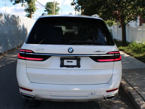 Used 2025 BMW X7 xDrive40i AWD/4WD image 6