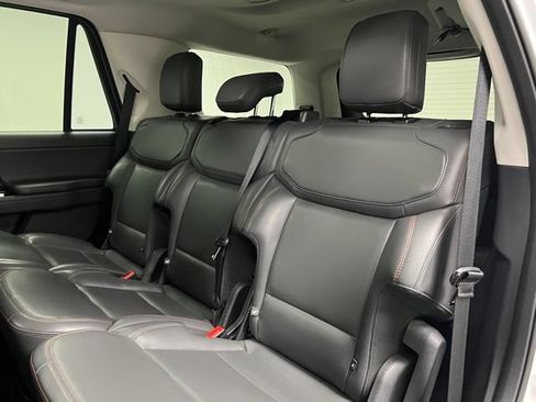 Used 2025 Ford Expedition Active AWD/4WD image 46