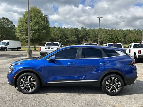 Used 2024 Kia Sportage EX image 4