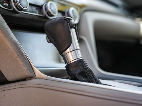 Used 2018 Honda Accord EX-L image 23