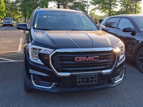 Used 2022 GMC Terrain SLE w/ Driver Convenience Package FWD image 4